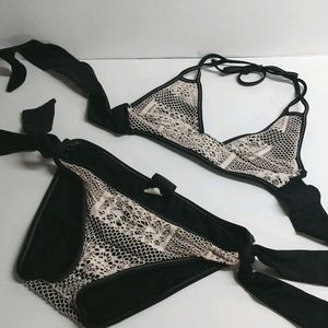 Black/cream bikini